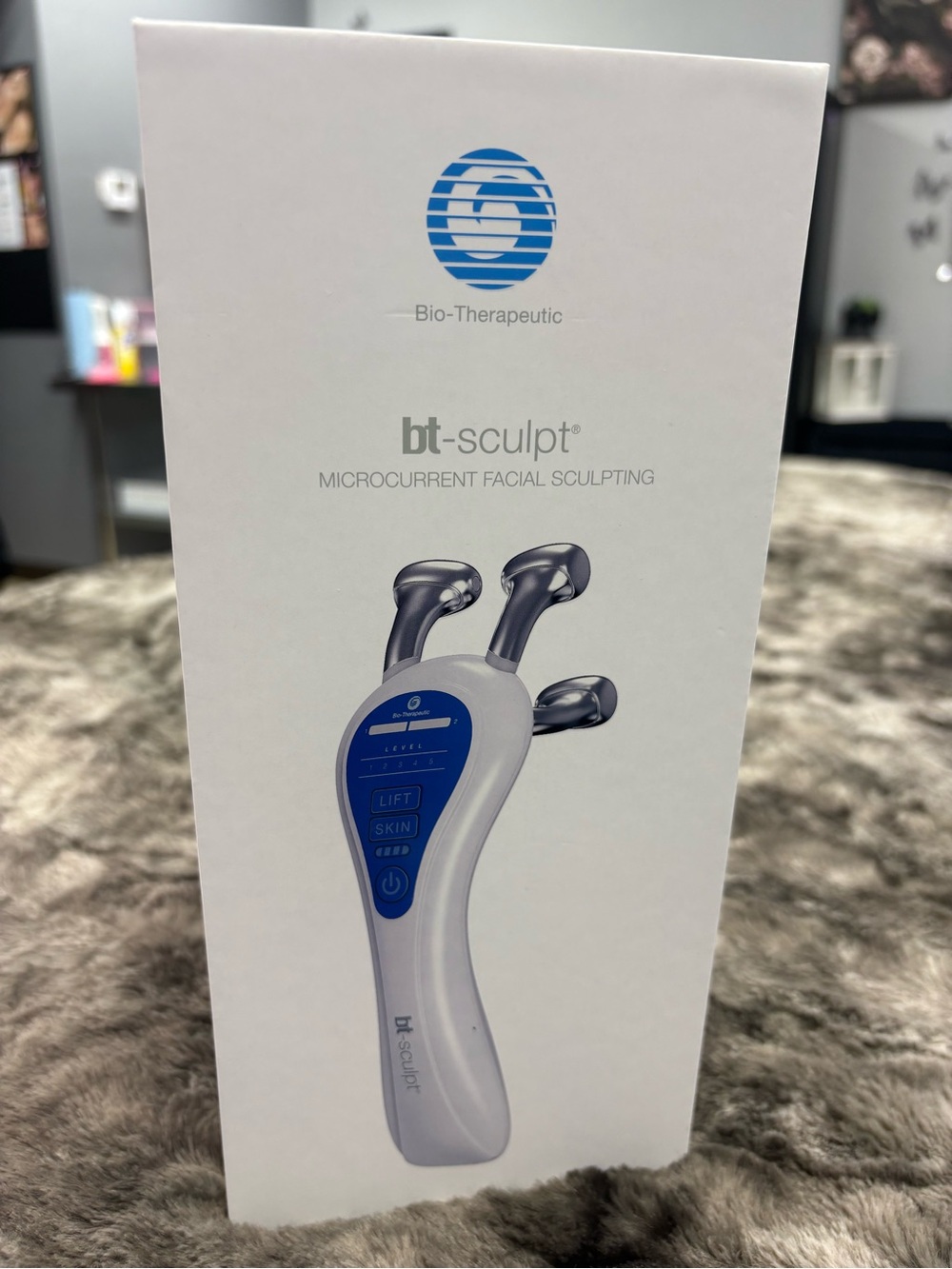 bt-sculpt Microcurrent Facial Sculpting Device - White & Blue